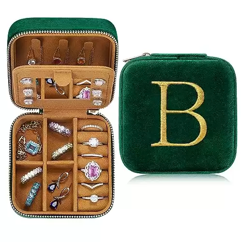 Parima Bridesmaid Gifts Wedding Day - Plush Velvet Bridesmaid Travel Jewelry Case Organizer Jewelry Box Bridal Shower Bride Maid Matron Of Honor Bachelorette Gifts Bride Gifts - Letter B, Green